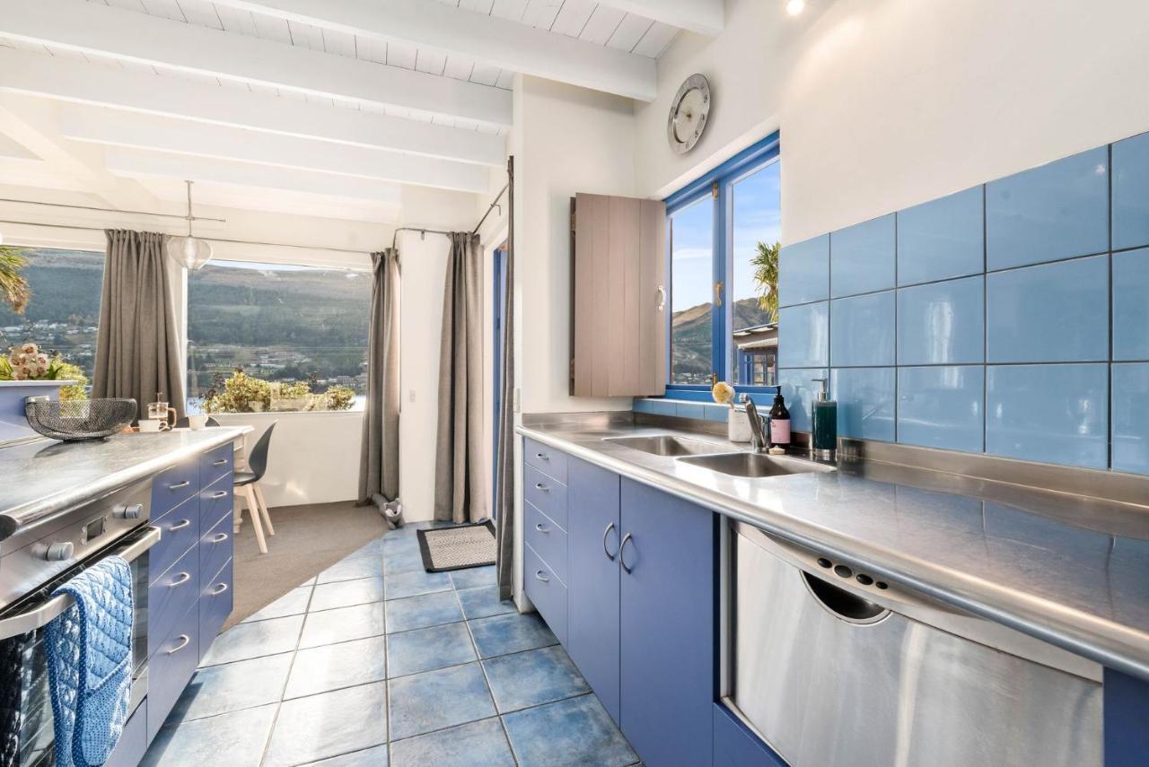 Sunny Lakeview Villa Distretto di Distretto di Queenstown Esterno foto